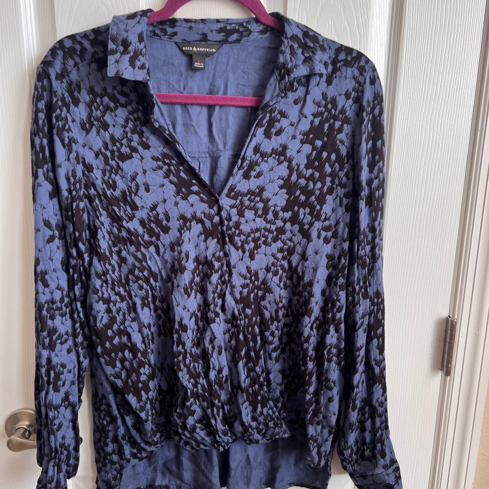 Rock & Republic Co. Women's Blue Black Print Long Sleeve Crossover Top Size L‎